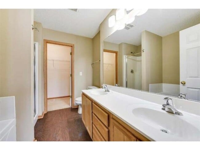 Building Photo - 1604 Liberty Cir