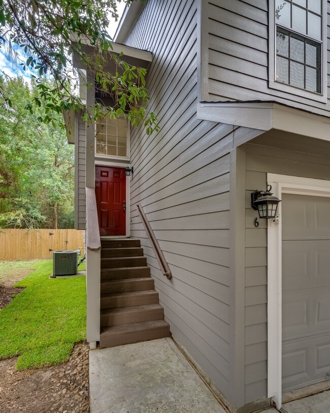 Building Photo - 6 Yarrow Ct