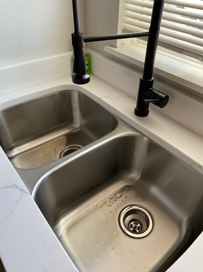 Building Photo - 10318 15th Ave Ct E