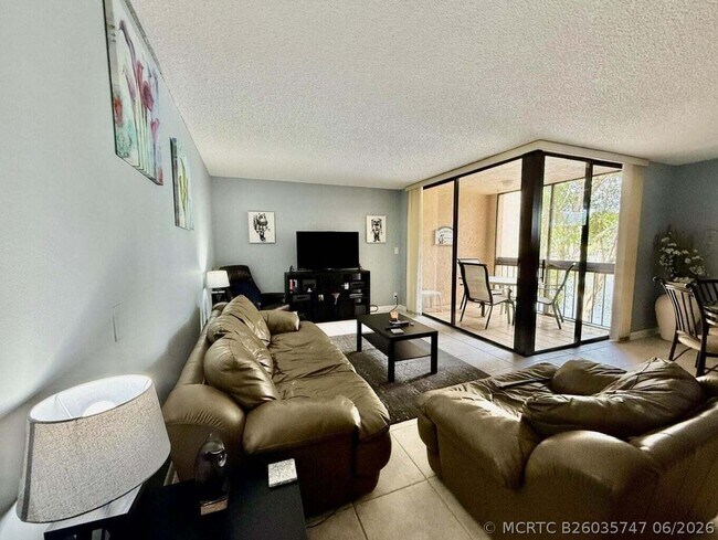 Building Photo - 955 Dotterel Rd