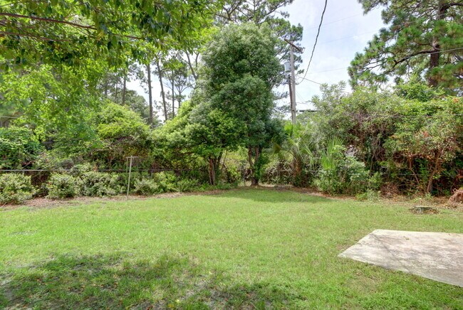 Building Photo - Daffin Park Area