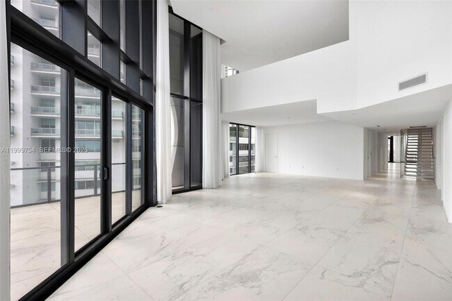 Building Photo - 1000 Biscayne Blvd