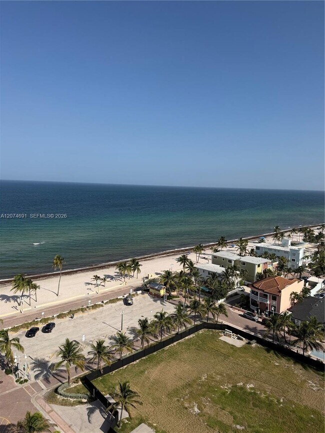 Building Photo - 3111 N Ocean Dr
