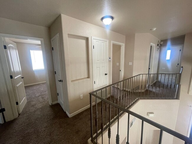 Building Photo - Lovely Spacious 4 Bedroom Home w/office space in Rinconada Area