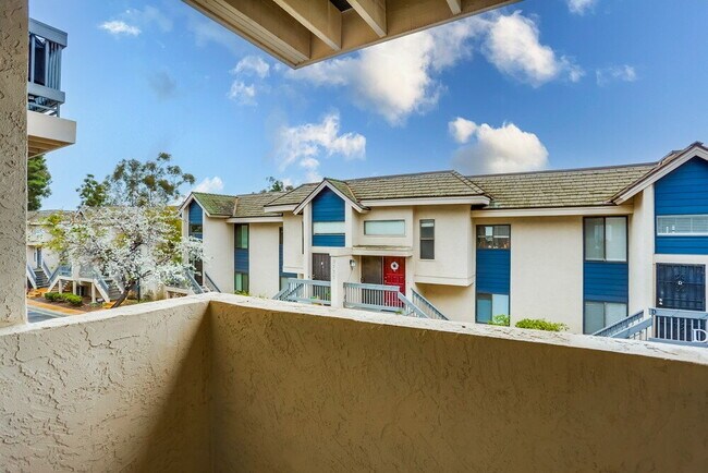 Building Photo - Welcome to this beautiful 1,042 sq. ft. condo offering modern comfort in a prime location!