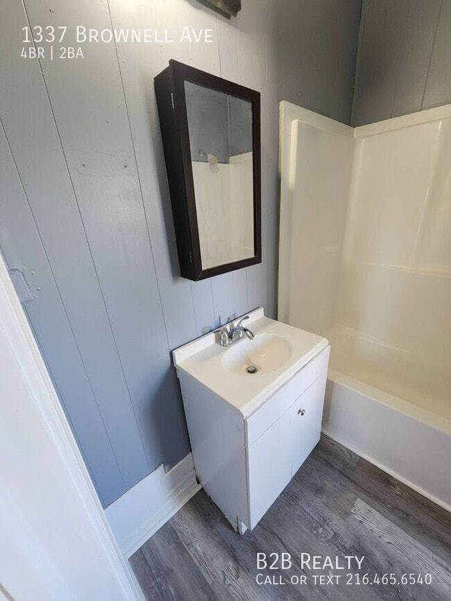 Building Photo - 1337 Brownell Ave