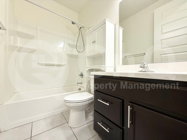 Building Photo - 747 W Nova Pl