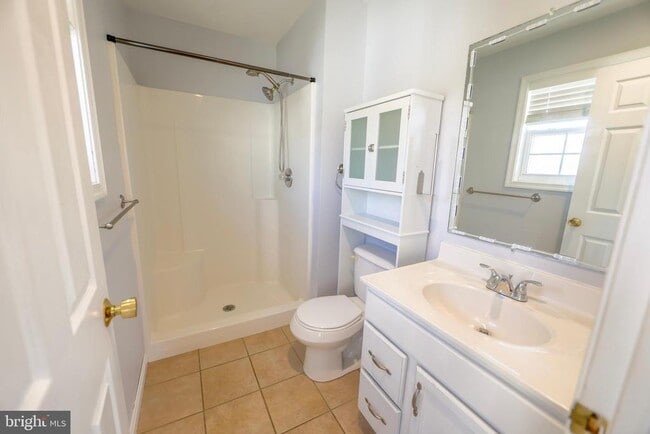 Building Photo - 18500 Bull Run Dr