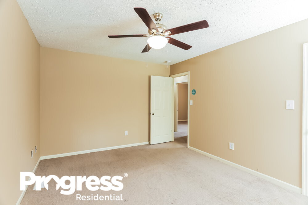 Building Photo - 108 Spring Glade Cir