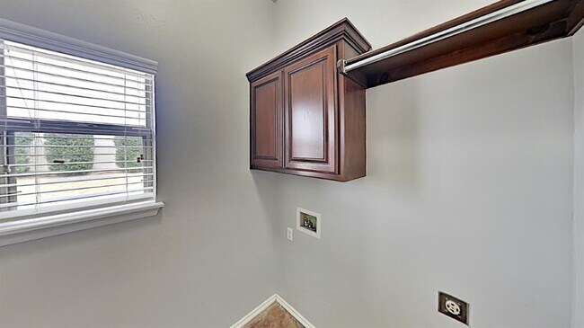 Building Photo - 4609 NW 164th Terrace