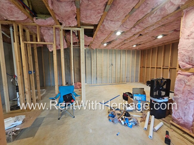 Building Photo - Gorgeous 3 bd / 2 bath / Attention to Deta...