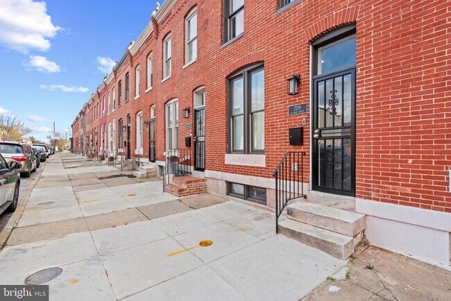 Building Photo - 2219 E Chase St