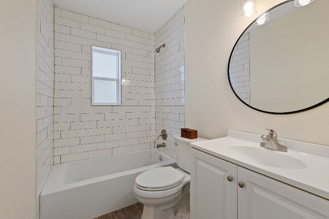 Building Photo - 47 Farragut Dr