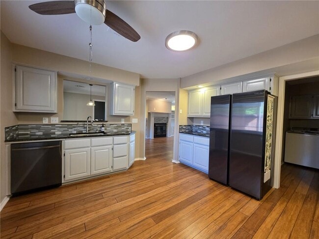 Building Photo - 29 Dunedin Dr