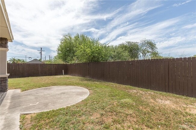 Building Photo - 2802 Rosalinda St