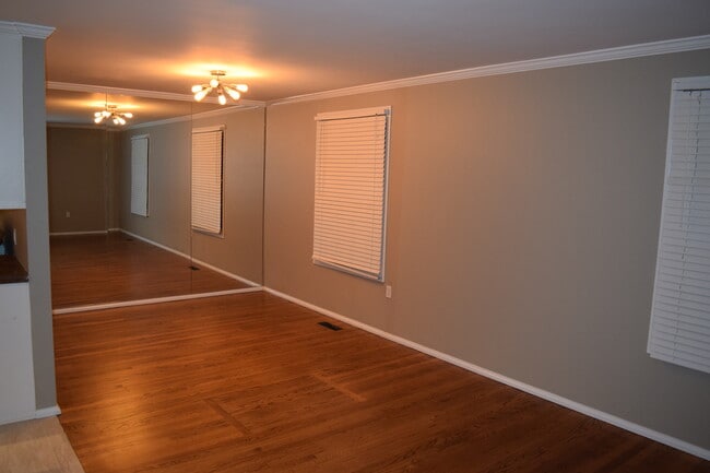 Building Photo - Call or Text Chad @ 501 231-7612  for more information.