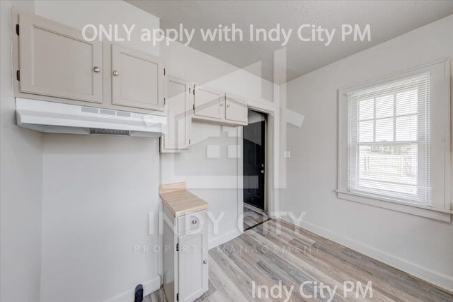 Building Photo - 953 N Linwood Ave