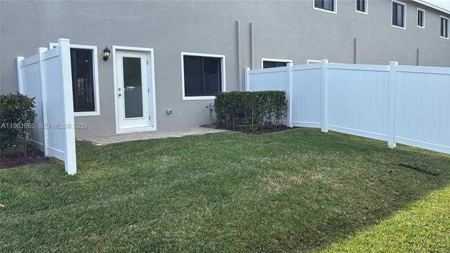 Building Photo - 4829 Dillon St