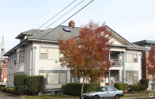 Building Photo - Edwards Apts