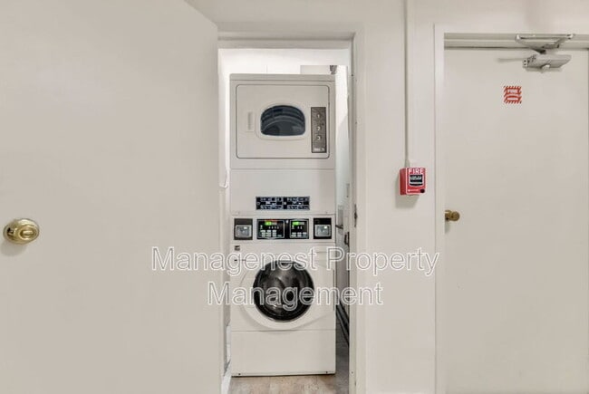 Building Photo - 700 Biltmore Way