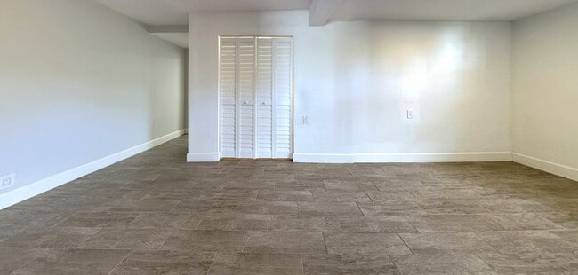 Building Photo - 2928 W Elrod Ave