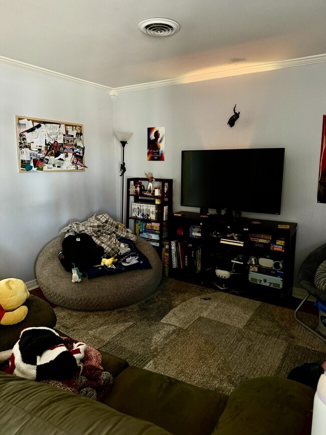 Building Photo - 912 Garver St