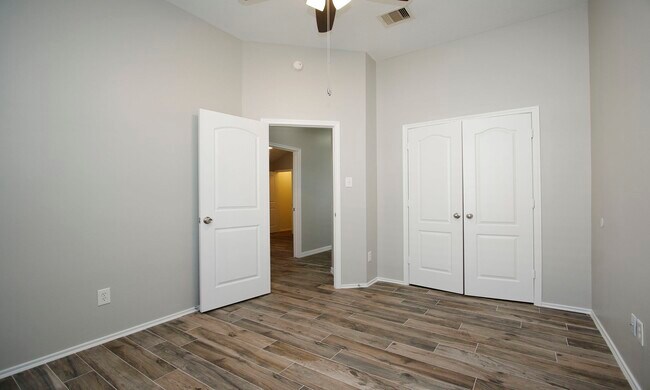 Building Photo - 24918 Oconee Dr