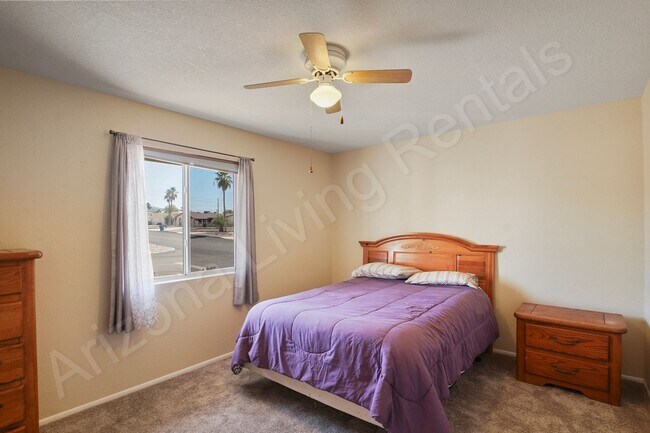 Building Photo - FURNISHED 2bd 2ba HOME