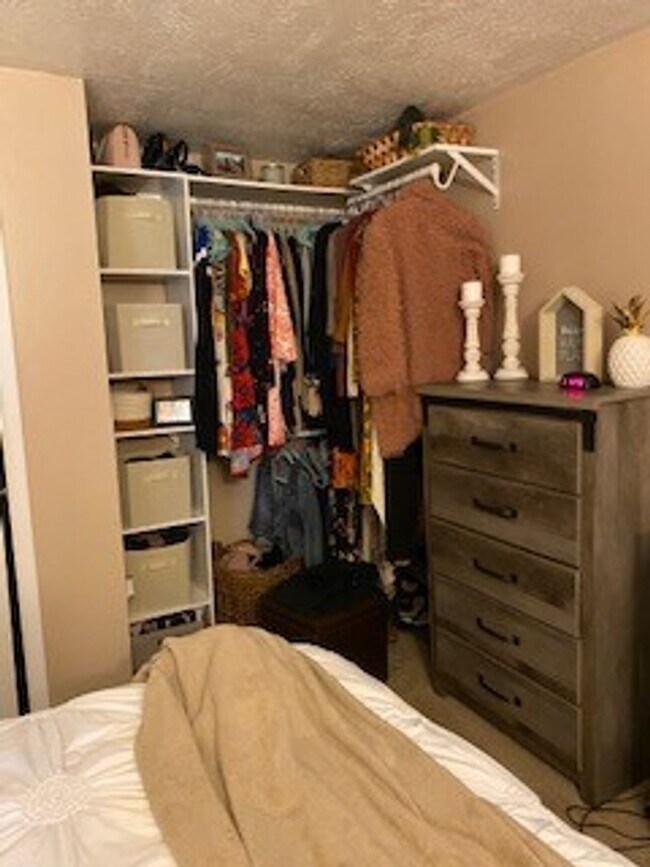 Building Photo - 1 Bedroom Apartments - Great Space at a Gr...