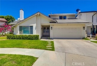 Building Photo - 5528 Voletta Pl
