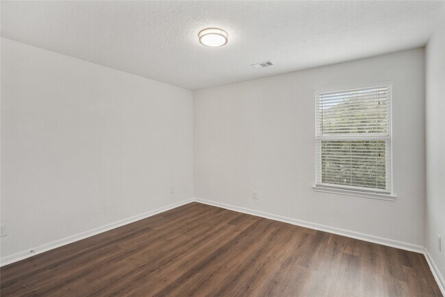 Building Photo - 22207 Woodseem Ct