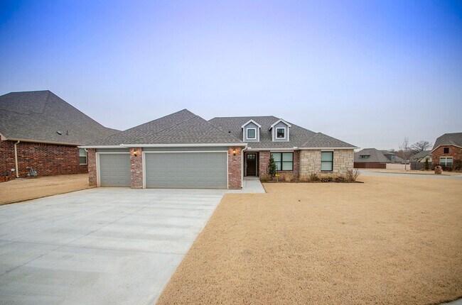 Building Photo - 4 Bed, 2.5 Bath, 3 Car Garage Beauty In Desirable Brighton Village In BA!