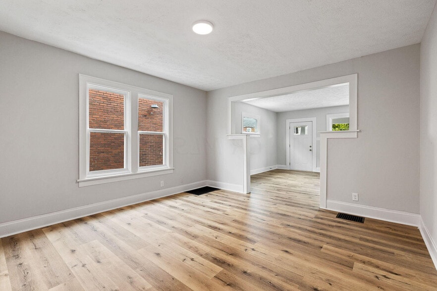 DINING ROOM - 1024 Lockbourne Rd