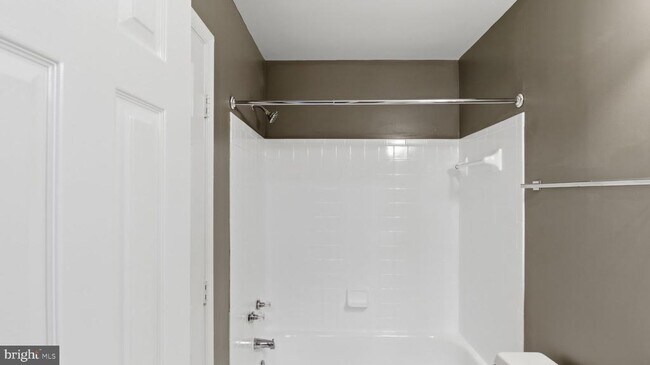 Building Photo - 2628 Deer Ridge Dr