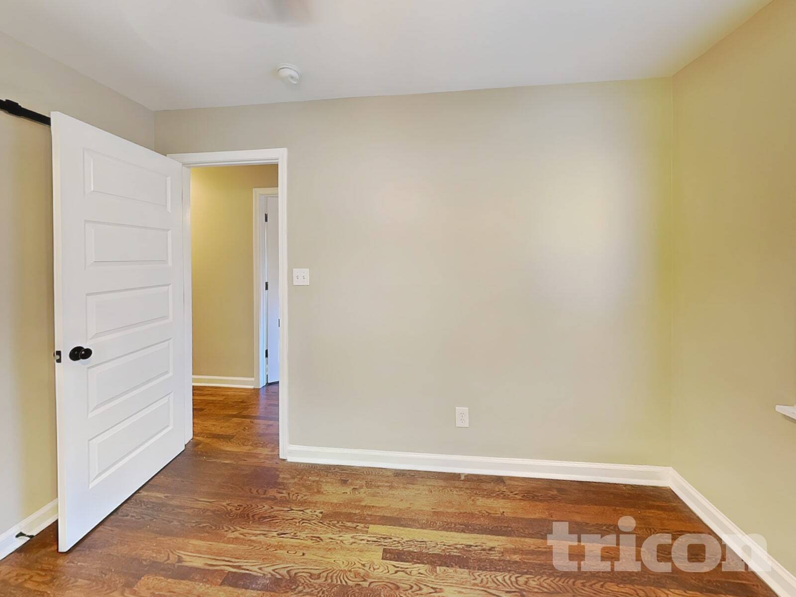 Building Photo - 2001 E Lake Dr