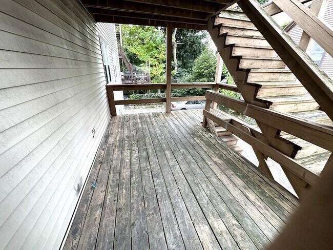 Building Photo - 3 Gordon St