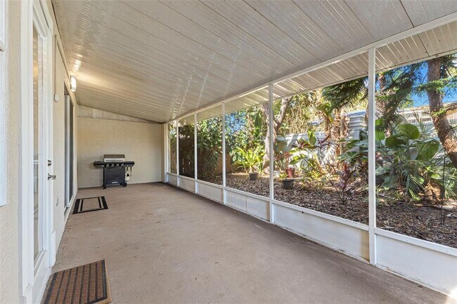 Building Photo - 1717 Arabian Ln