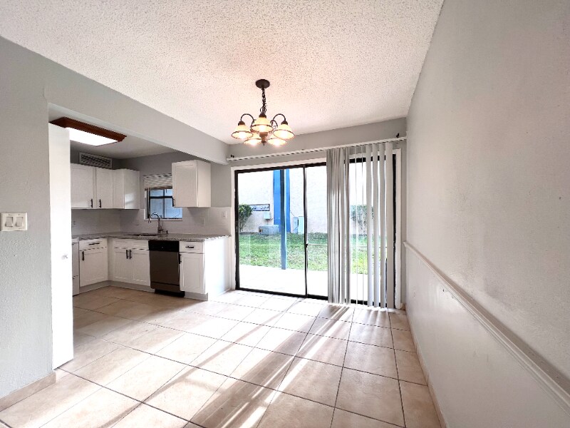 Building Photo - 2811 SW Archer Rd