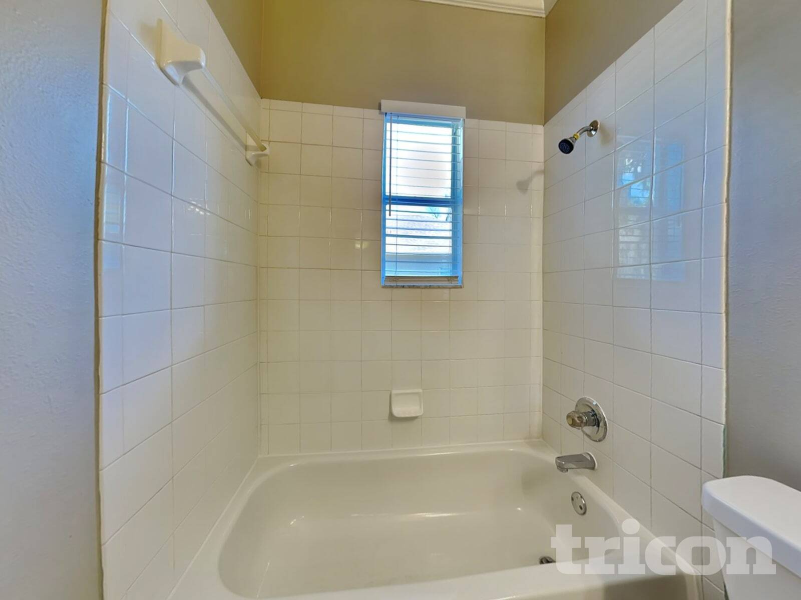 Building Photo - 1227 Gordon Oaks Dr