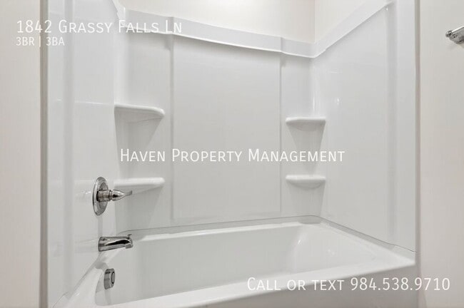 Building Photo - 1842 Grassy Falls Ln
