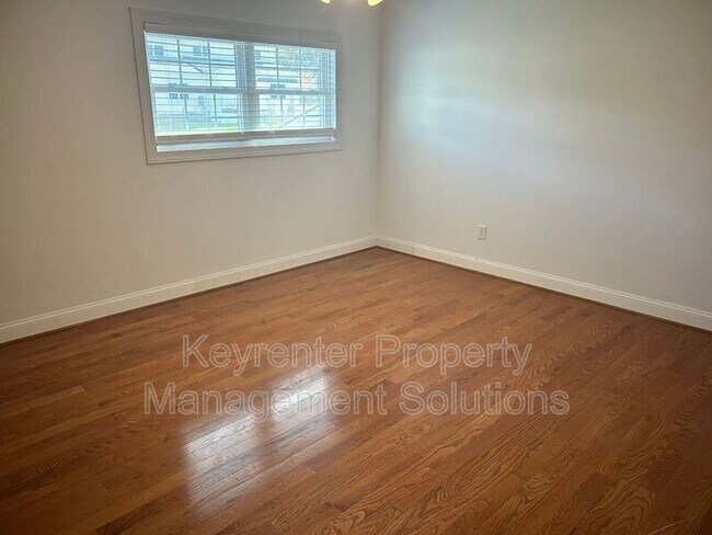 Building Photo - 18 Spring View Dr