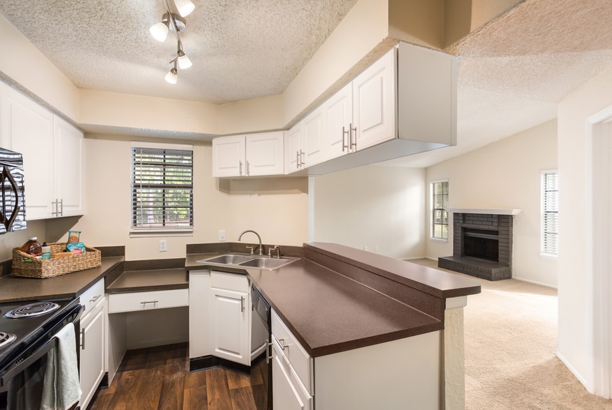 Building Photo - Antlers Apartments