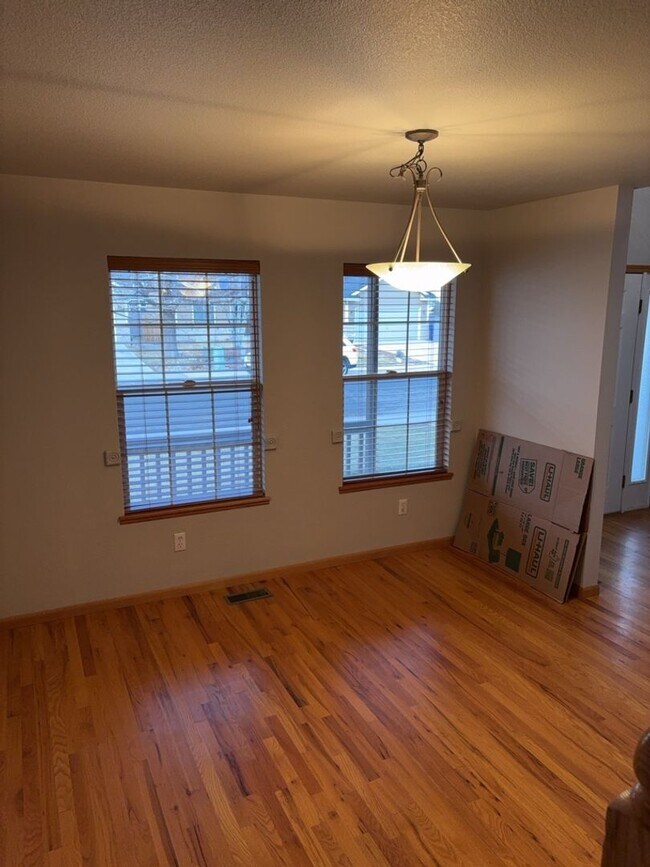 Building Photo - 3bd/3ba Johnstown Home with 2-Car Garage &...