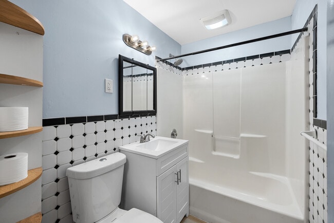 Building Photo - 5737 SE Harold St