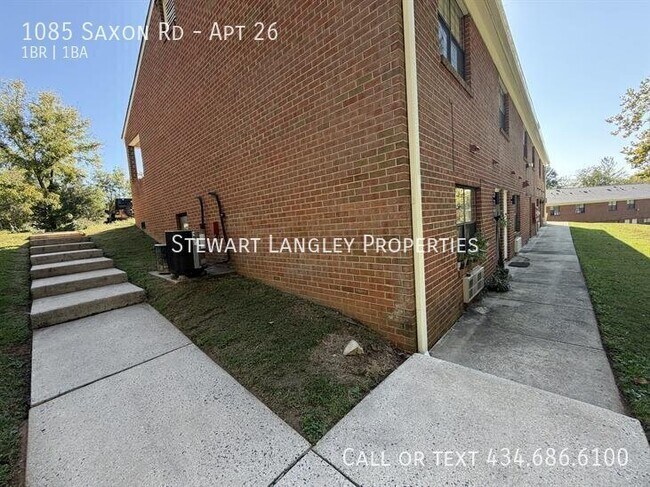 Building Photo - 1085 Saxon Rd