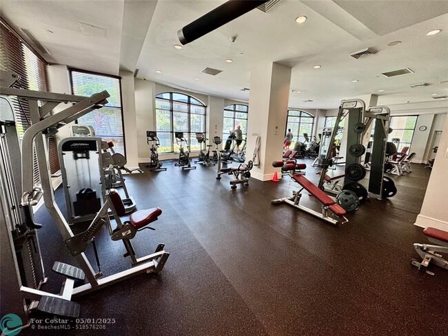Building Photo - 610 W Las Olas Blvd