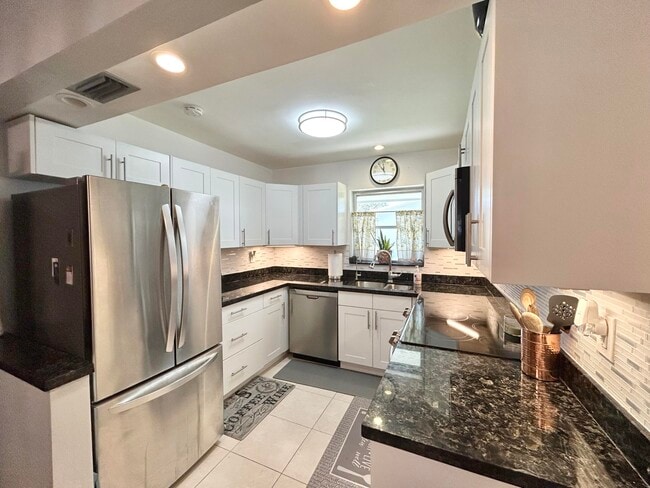 Building Photo - 2766 Emory Dr W