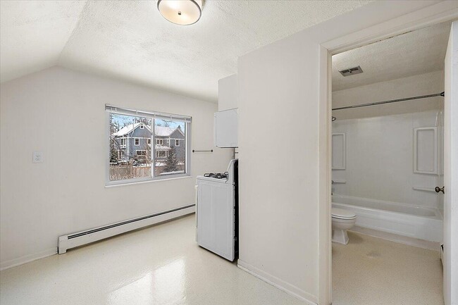 Building Photo - 603 Gott St