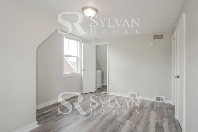 Building Photo - Carve Out a Great Life Here!