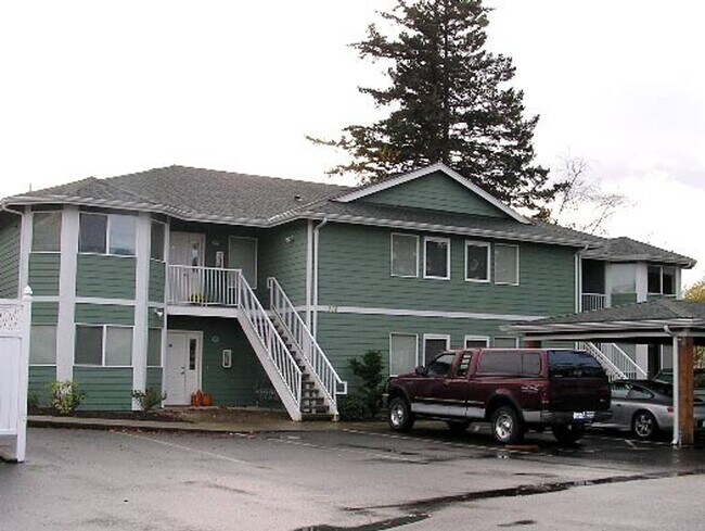 Building Photo - Walnut Grove 2 Bedroom, 2 Bath Condominium